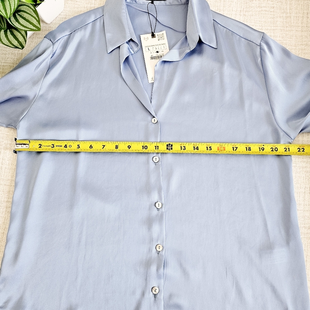 🆕️Zara Satin Sky Blue Button-Up Blouse SZ Large - Picture 10 of 12